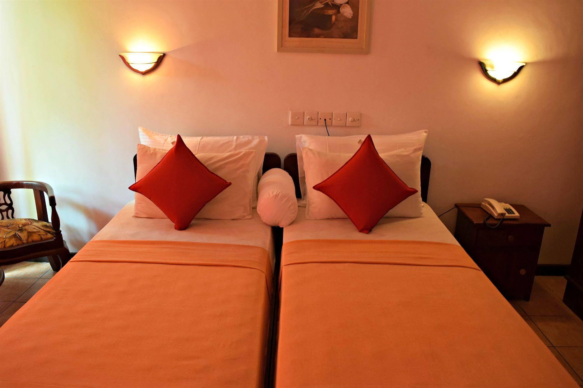 Hotel Lagoon Paradise Negombo Exterior foto