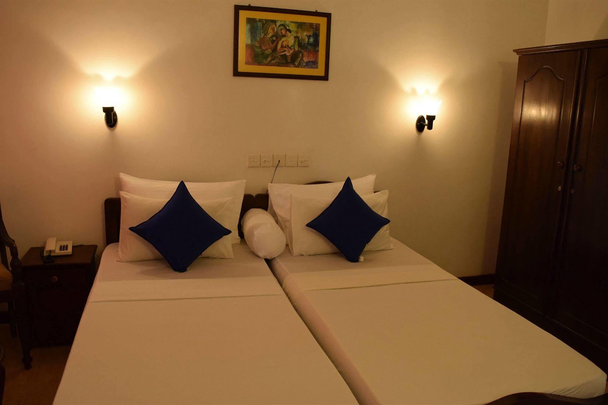 Hotel Lagoon Paradise Negombo Exterior foto
