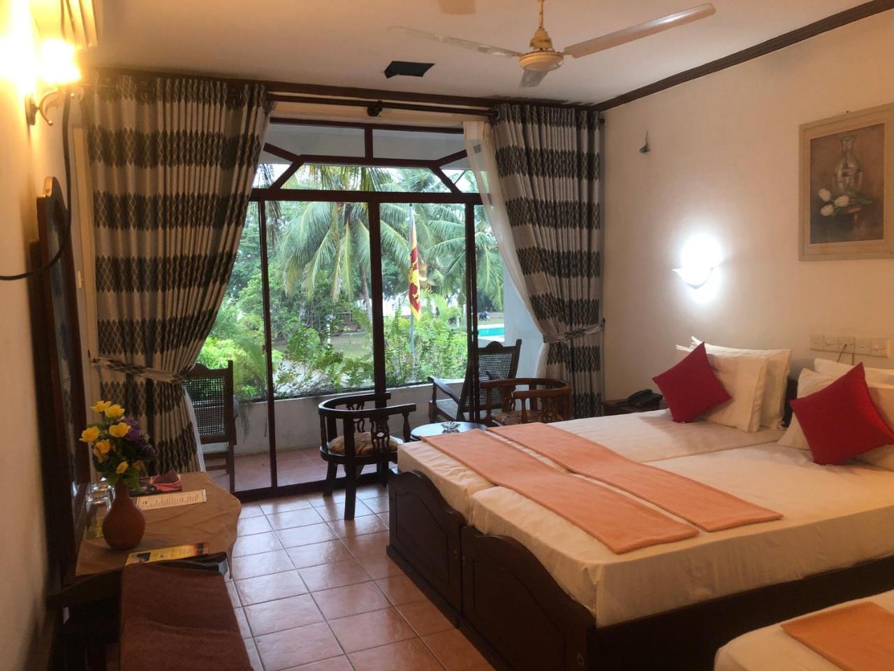Hotel Lagoon Paradise Negombo Exterior foto